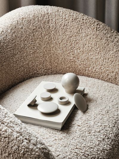 Metropole, Taper, Ellipse, Ball End, Design Endcaps, Taupe