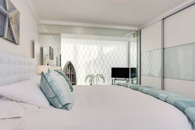 Systèmes de rideaux à bandes verticales, SG 2910, Multi Visio, Private Home, Poole Dorset, United Kingdom, Vertical Waves