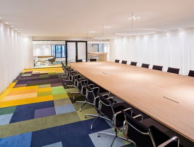 Vorhang-Systeme, SG 5600, Colorama 1, Room shot "De Resident", The Hague, NL, Wave