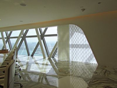Vertikal-Lamellen, SG 2960, Multi Visio, Room shot "Al Bidda Tower", Doha, Qatar, Vertical Waves