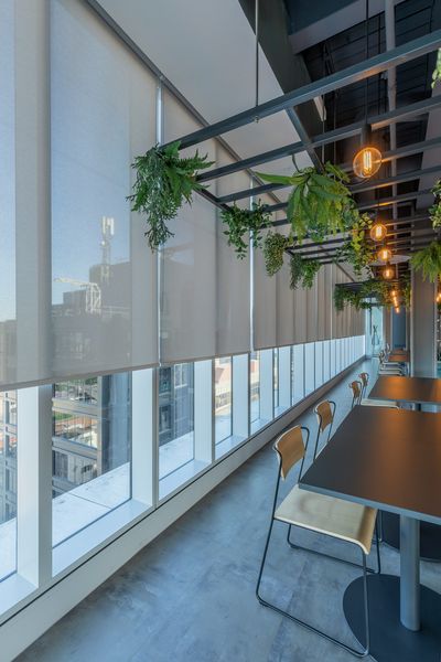 Systèmes stores enrouleurs, SG 4910, Versascreen 1-10%, Virgin Money, Glasgow, Scotland, United Kingdom