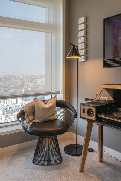 Rollo-Systeme, SG 4960, Multiscreen 1-10%, Centre Point, London, United Kingdom