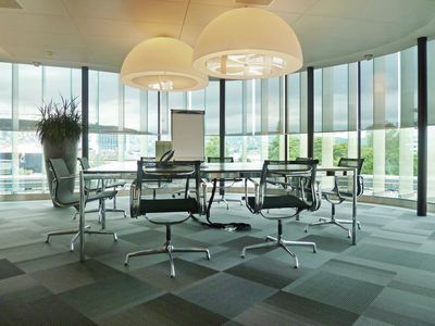 Systèmes stores enrouleurs, SG 4910, Multiscreen 1-10%, Room shot "Capital Dynamics", Zürich, Switzerland