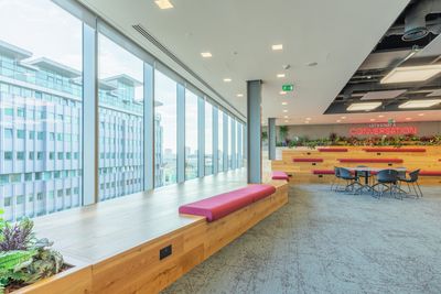 Rollo-Systeme, SG 4910, Versascreen 1-10%, Virgin Money, Glasgow, Scotland, United Kingdom