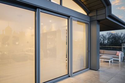 Systèmes stores enrouleurs, SG 4970, Multiscreen 1-10%, The Crescent, Edinburgh, Scotland, UK