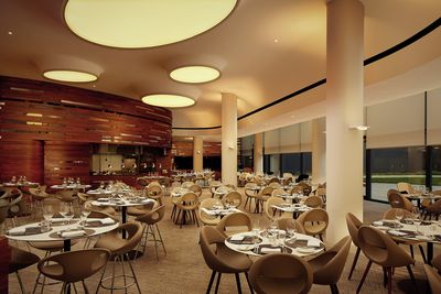 Rollo-Systeme, SG 4970, Multiscreen 1-10%, Double Tree by Hilton, Wroclaw, Poland