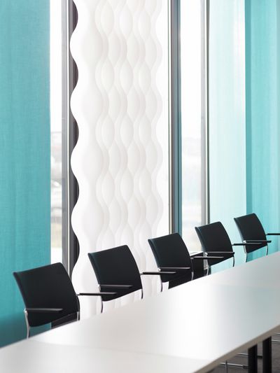 Vertikal-Lamellen, SG 2910, Multi Visio, Room shot "Kranhaus", Cologne, Germany, Vertical Waves