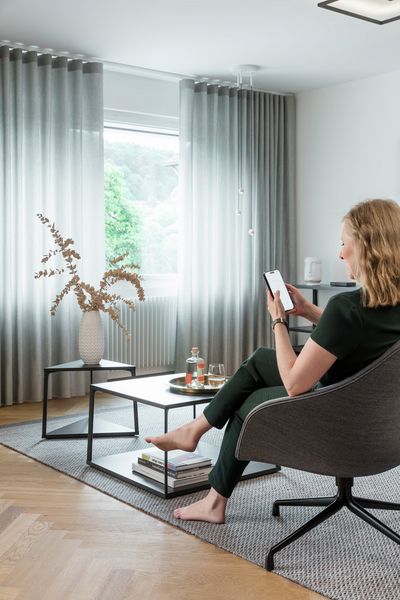 Systèmes de rideaux, SG Control N, Colorama 2 Multicolour, ISP Showroom, Ostermundigen, Switzerland, Move Smart Home Hub