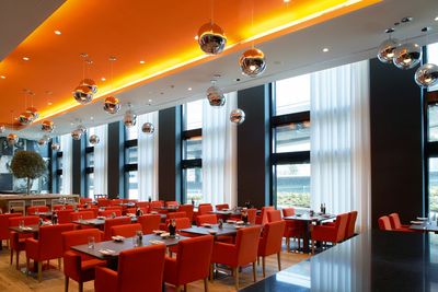 Systèmes de rideaux, SG 5600, Colorama 1, Room shot "Radisson Blu Hotel", Zurich, Switzerland, Wave