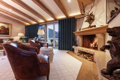 Metropole, SG 7610, Colorama Dimout, Hotel Palace, Gstaad, Switzerland, Charcoal, Design Endcap