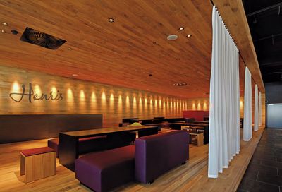 Vorhang-Systeme, SG 6103, Colorama 1, Room shot "Henris Restaurant & Catering BERNEXPO", Berne, Switzerland