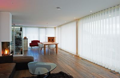 Systèmes de rideaux, SG 5600, Colorama 1, Room shot "Penthouse Herkulesblick", Kassel, Germany, Wave