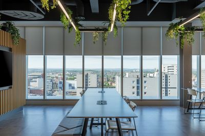 Rollo-Systeme, SG 4910, Versascreen 1-10%, Virgin Money, Glasgow, Scotland, United Kingdom