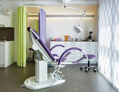 Systèmes de rideaux à bandes verticales, SG 2910, Multi Visio, Room shot "Health Centre Rigi AG", Küssnacht, Switzerland, Vertical Waves