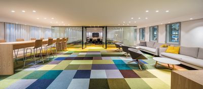 Systèmes de rideaux, SG 5600, Colorama 1, Room shot "De Resident", The Hague, NL, Wave